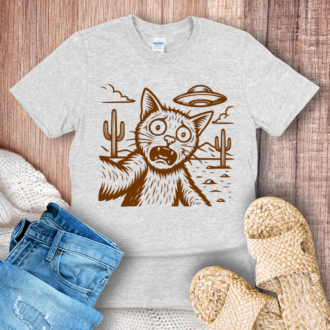 Cartoon Selfie Cat in Desert with UFO T-shirt