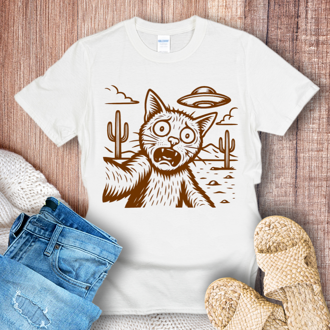 Cartoon Selfie Cat in Desert with UFO T-shirt