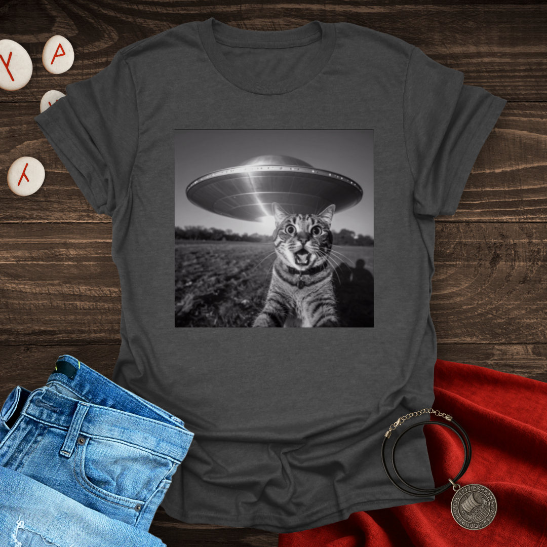 UFO Cat Selfie T-Shirt