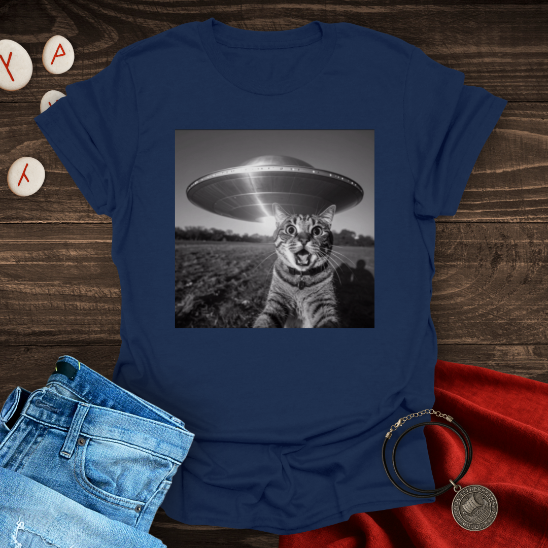 UFO Cat Selfie T-Shirt