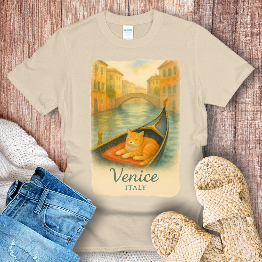 Cat in Gondola - Venice T-Shirt