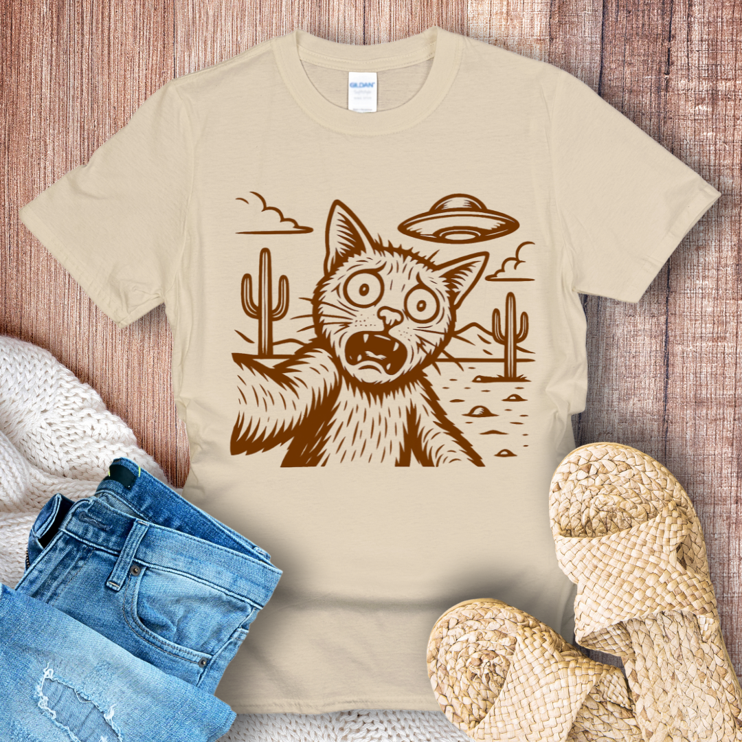 Cartoon Selfie Cat in Desert with UFO T-shirt