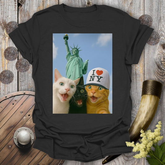 Selfie Cats at the Statue of Liberty T-shirt