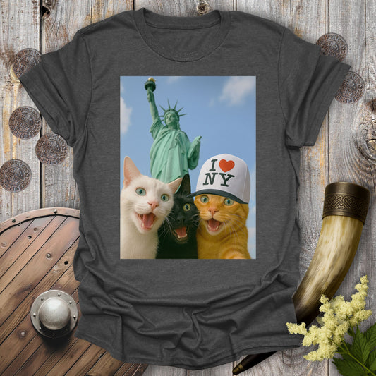 Selfie Cats at the Statue of Liberty T-shirt