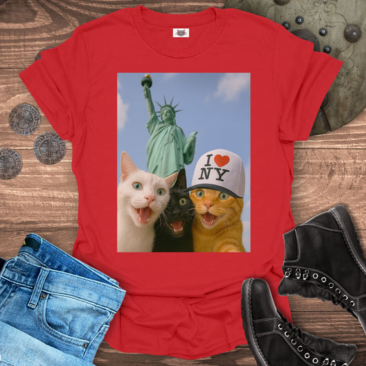 Selfie Cats at the Statue of Liberty T-shirt